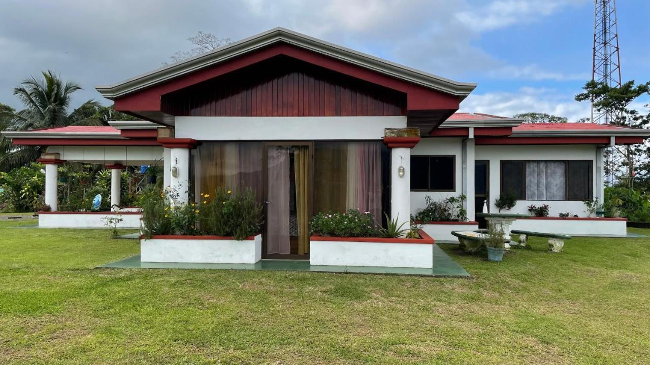 Las Pavitas Cottages La Fortuna 外观 照片